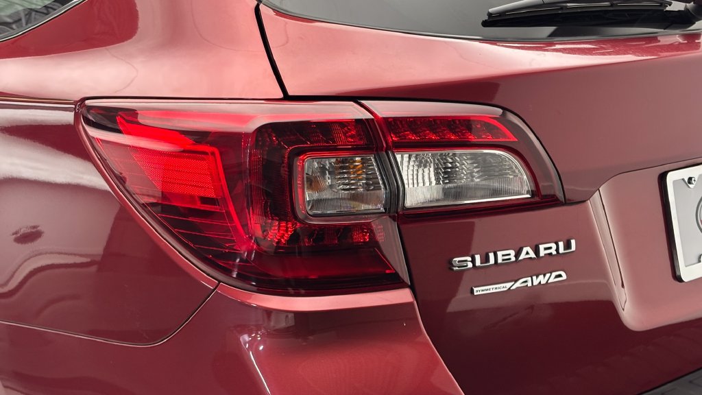 Used 2019 Subaru Outback 2.5i Limited AWD/4WD image 7