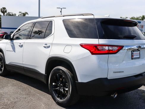 Used 2021 Chevrolet Traverse LT image 8