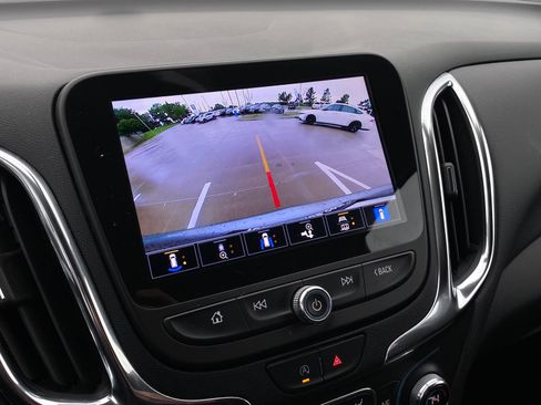Used 2023 Chevrolet Equinox LT FWD image 16