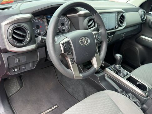 Used 2023 Toyota Tacoma SR5 w/ Technology Package RWD image 4