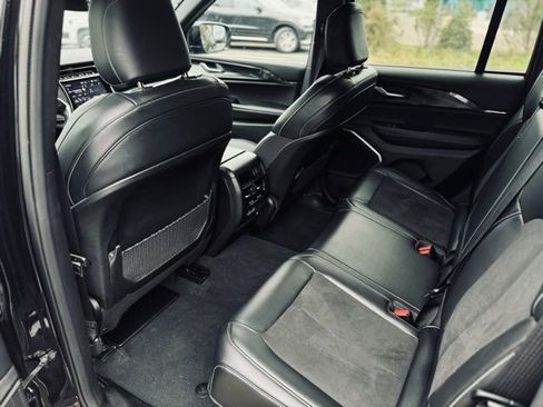 Used 2022 Jeep Grand Cherokee Altitude image 19