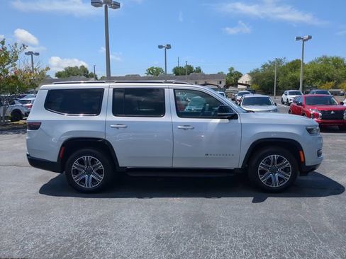 Used 2024 Jeep Wagoneer Series II w/ Flexible Seating Group RWD image 5