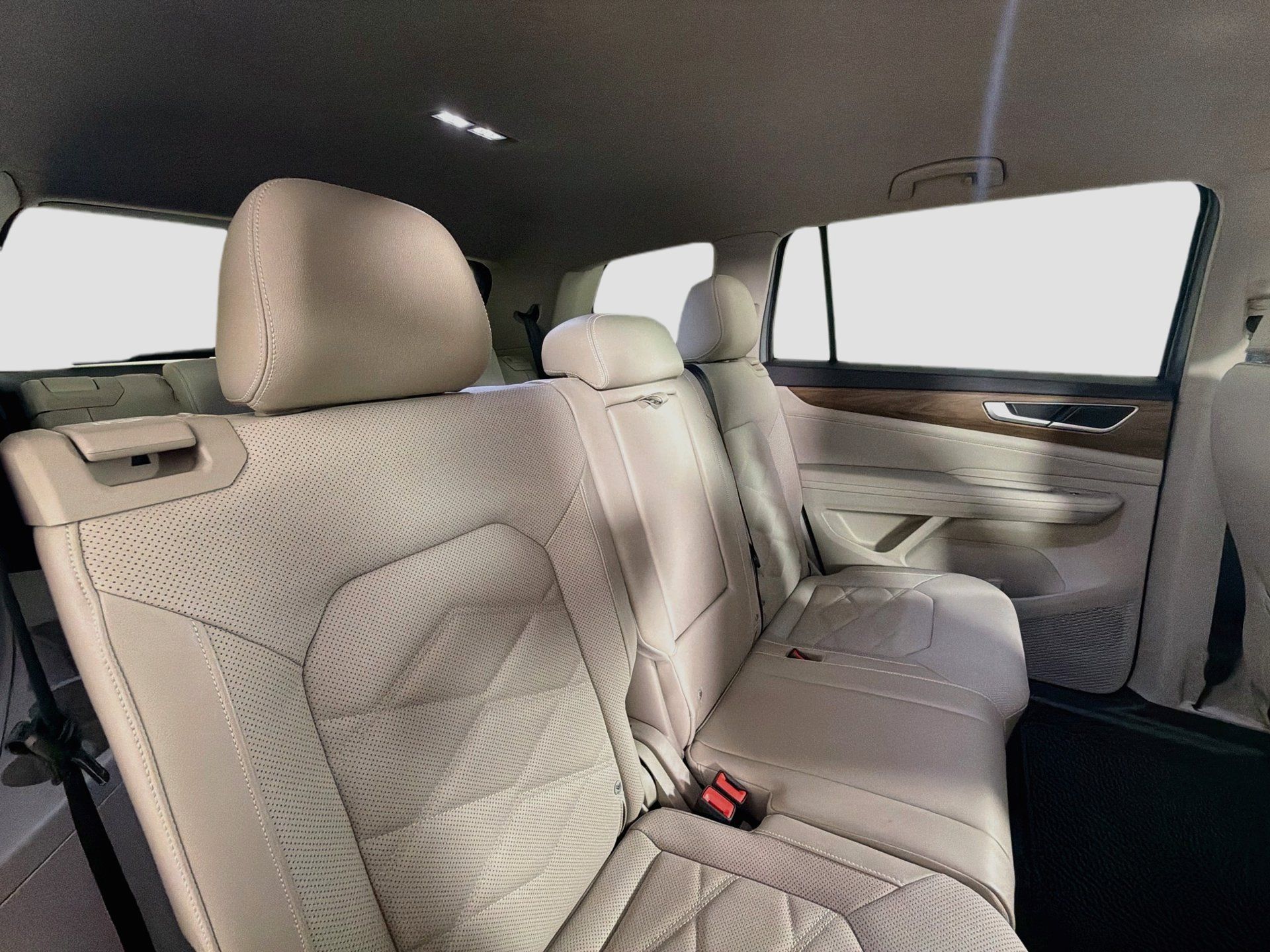 Certified 2024 Volkswagen Atlas SE FWD image 27