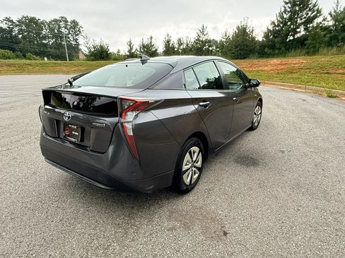 Used 2016 Toyota Prius Two FWD image 2