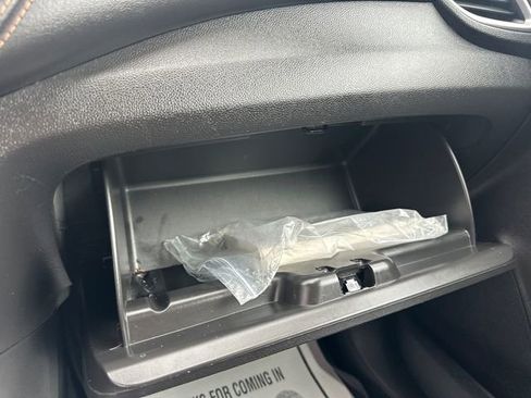 Used 2021 Chevrolet Trax LT w/ Premium Seat Package image 19