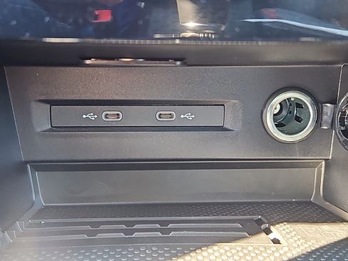 New 2026 Volkswagen Taos SE image 12