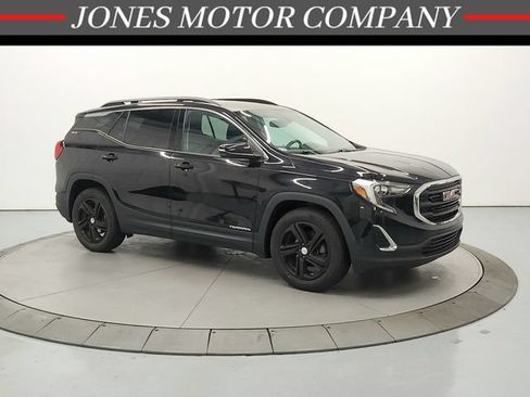 Used 2020 GMC Terrain SLE w/ Driver Convenience Package FWD image 1