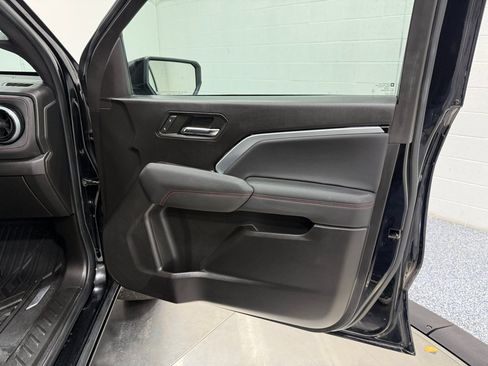 Used 2023 Chevrolet Colorado Z71 w/ Z71 Convenience Package 2 image 24