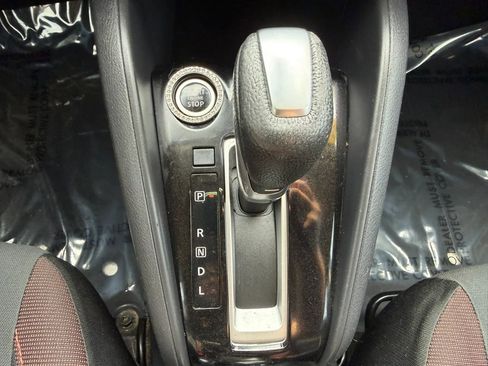 Used 2020 Nissan Versa SR FWD image 13