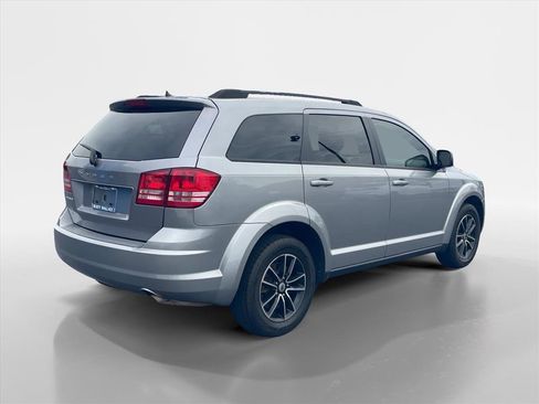 Used 2018 Dodge Journey SE w/ Blacktop Package FWD image 7