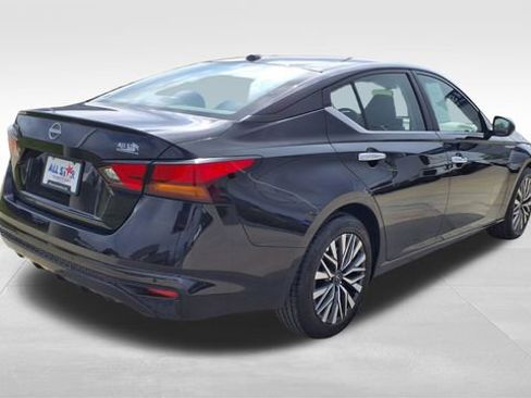 Used 2025 Nissan Altima 2.5 SV image 7