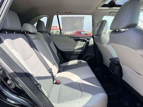 Certified 2022 Toyota RAV4 XLE Premium AWD/4WD image 14