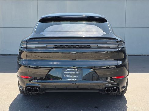 Certified 2025 Porsche Cayenne GTS AWD/4WD image 6
