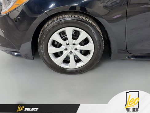 Used 2024 Toyota Corolla LE FWD image 28