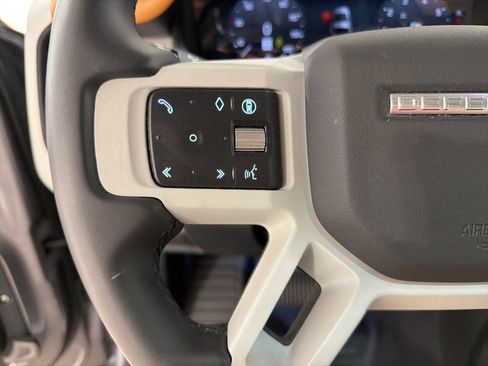 Used 2024 Land Rover Defender 90 S image 12