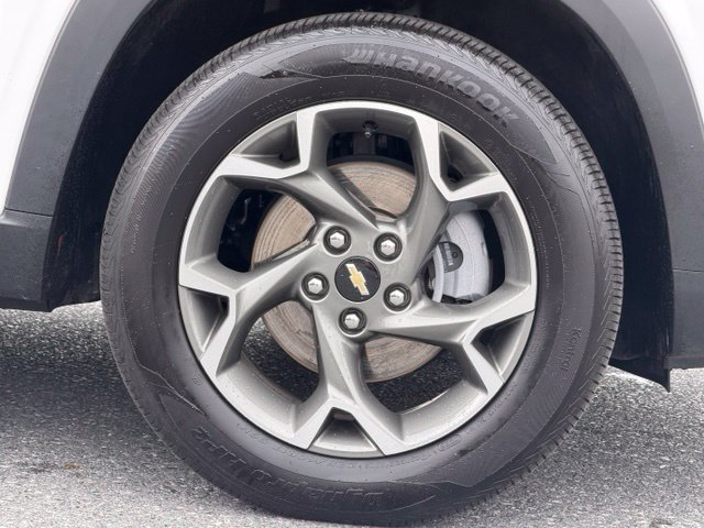 Certified 2025 Chevrolet Trax LT FWD image 16