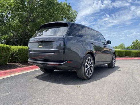 Used 2025 Land Rover Range Rover Long Wheelbase Autobiography AWD/4WD image 3