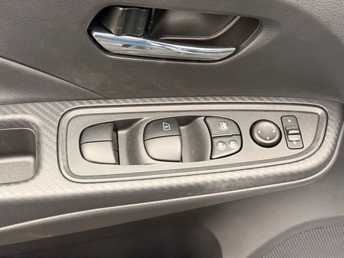 New 2025 Nissan Versa SV w/ Trunk Package image 11