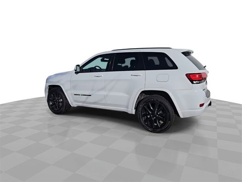Used 2020 Jeep Grand Cherokee Altitude image 6