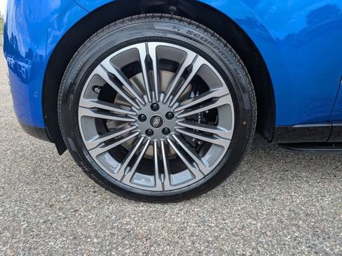 New 2025 Land Rover Range Rover Long Wheelbase Autobiography image 21