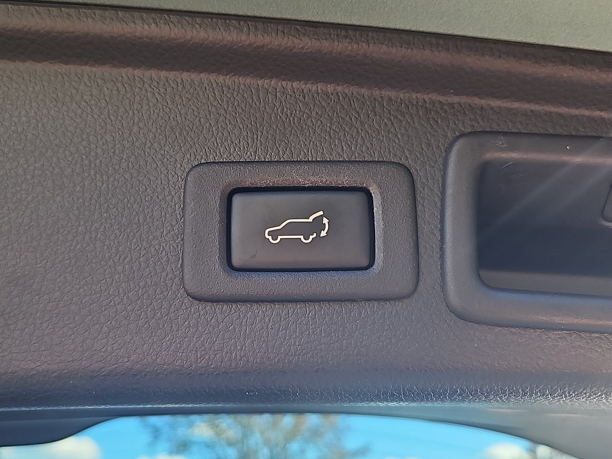 Used 2018 Subaru Forester 2.5i Limited AWD/4WD image 12