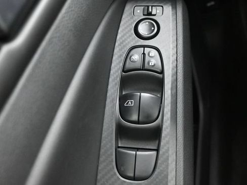 Used 2025 Nissan Altima 2.5 S FWD image 15