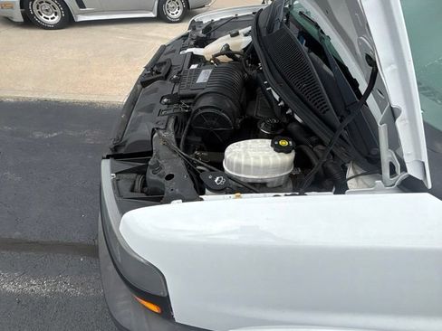 Used 2018 Chevrolet Express 3500 Extended w/ Driver Convenience Package RWD image 29