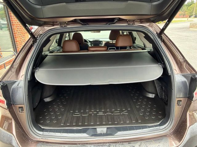 Used 2021 Subaru Outback Touring XT AWD/4WD image 6
