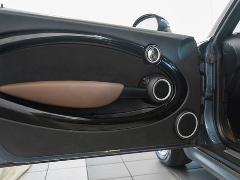 Used 2011 MINI Cooper Convertible FWD image 29