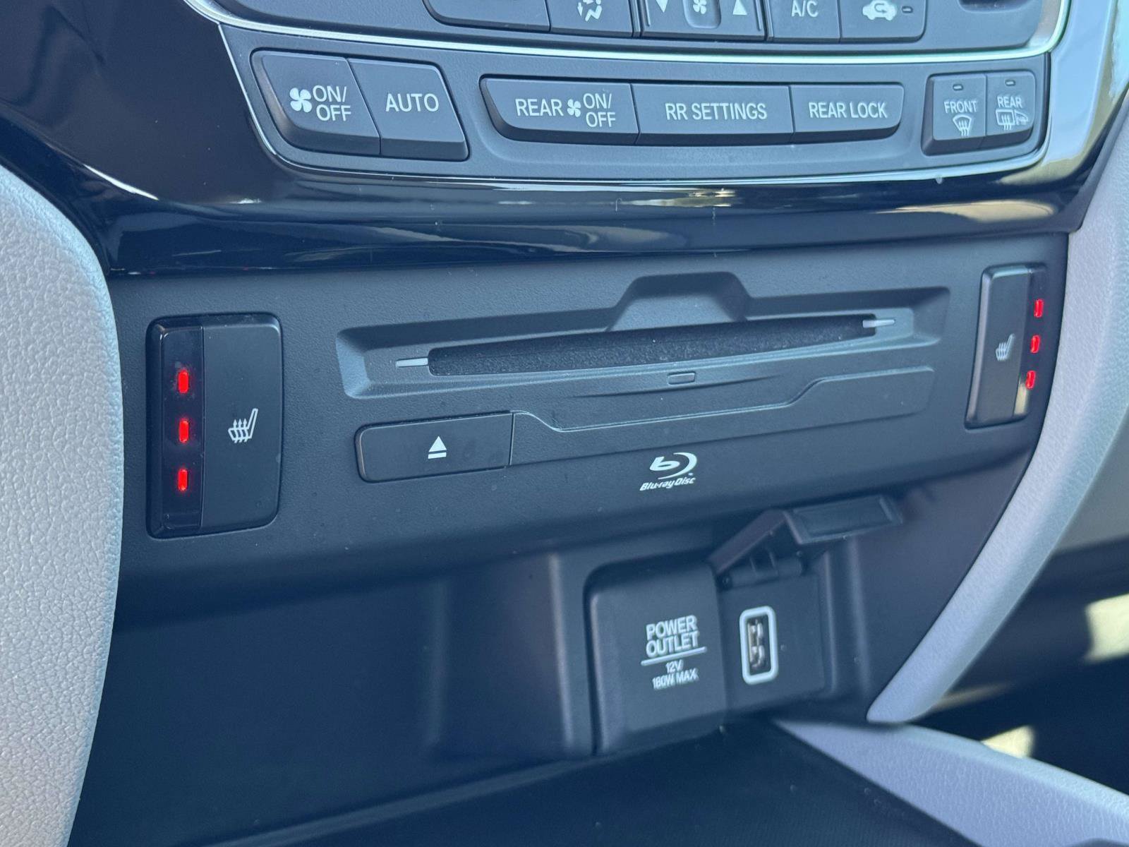 Used 2019 Honda Pilot Touring image 6