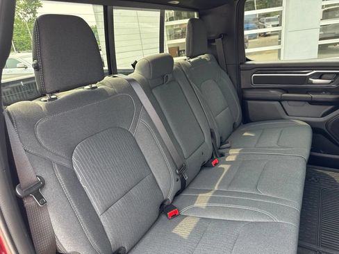 Used 2024 RAM 1500 Big Horn AWD/4WD image 37