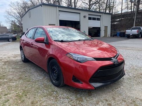 Used 2017 Toyota Corolla LE image 2