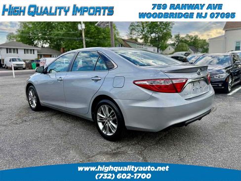 Used 2017 Toyota Camry SE FWD image 5