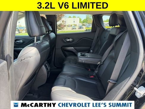 Used 2019 Jeep Cherokee Limited AWD/4WD image 38
