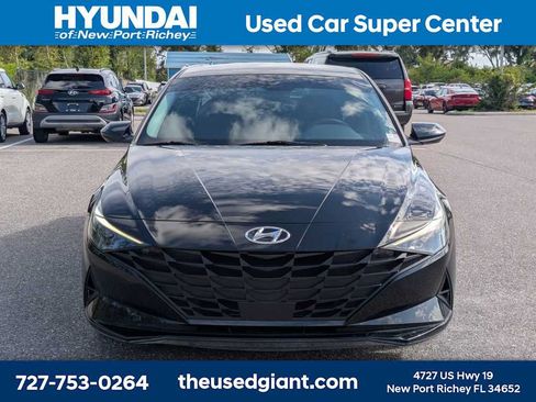 Used 2023 Hyundai Elantra SEL w/ Convenience Package FWD image 8