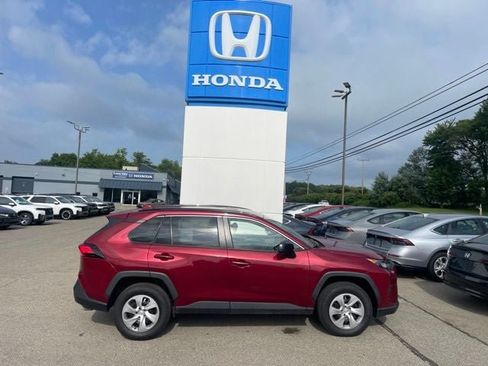 Used 2019 Toyota RAV4 LE AWD/4WD image 1