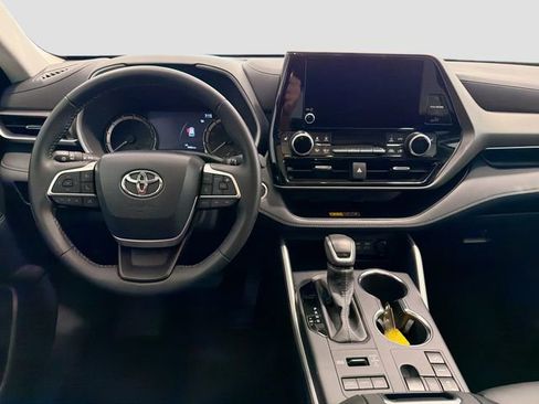 Certified 2026 Toyota Highlander XLE AWD/4WD image 21