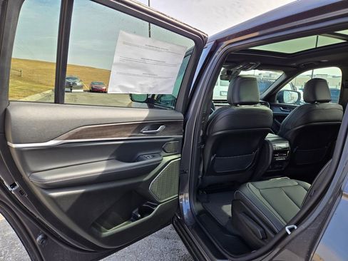 New 2026 Jeep Grand Cherokee L Limited w/ Limited Altitude Package AWD/4WD image 26