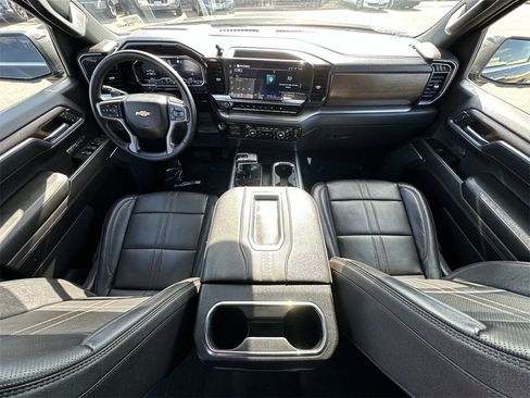 Used 2022 Chevrolet Silverado 1500 High Country w/ Technology Package image 29