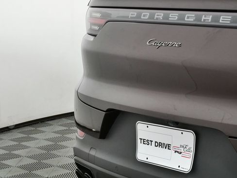Certified 2023 Porsche Cayenne Coupe AWD/4WD image 38