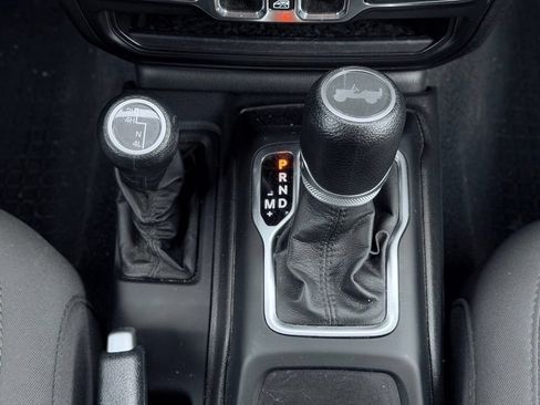 Used 2022 Jeep Wrangler Unlimited Sport AWD/4WD image 34