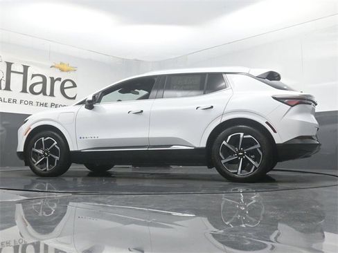 New 2025 Chevrolet Equinox EV LT image 33