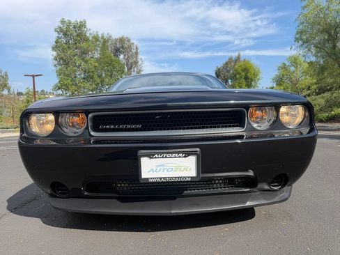 Used 2011 Dodge Challenger RWD image 8