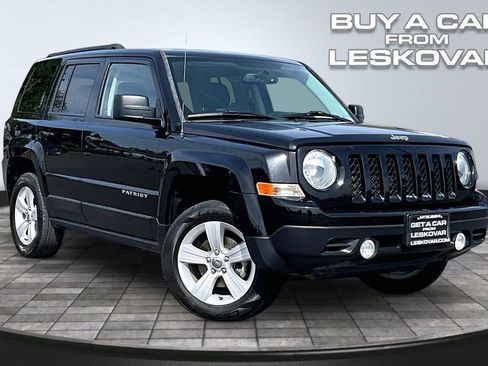 Used 2016 Jeep Patriot Latitude AWD/4WD image 1