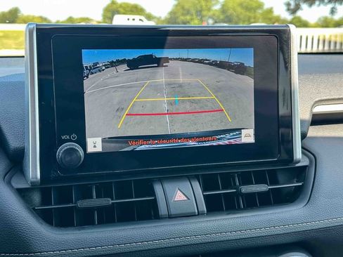 Used 2025 Toyota RAV4 XLE FWD image 31