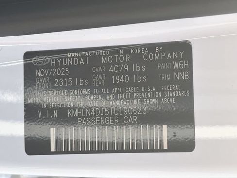 New 2026 Hyundai Elantra Limited FWD image 35