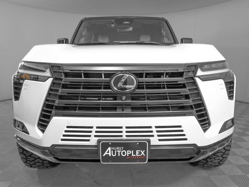 Used 2025 Lexus GX 550 w/ Accessory Package (Z1) image 3