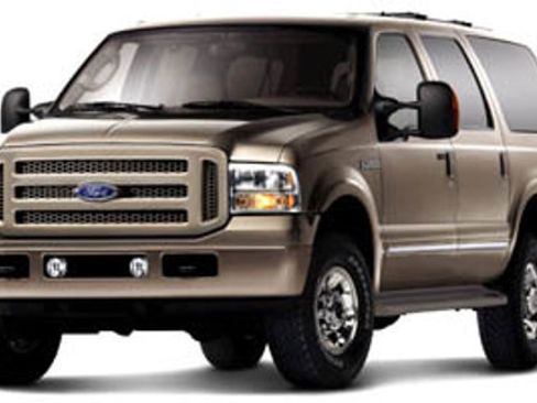 Used 2005 Ford Excursion XLT image 1