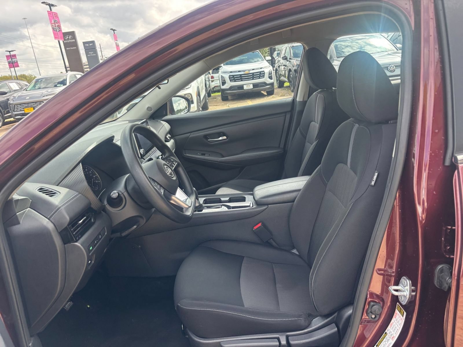 Used 2025 Nissan Sentra SV FWD image 24