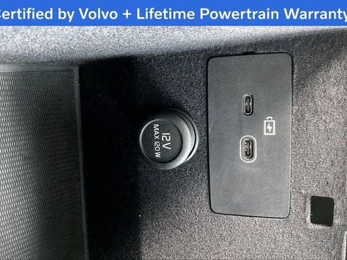 Certified 2025 Volvo XC90 B6 Plus image 32